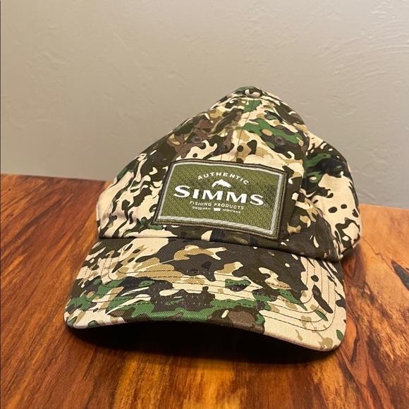 Simms hat - Picture 1 of 3